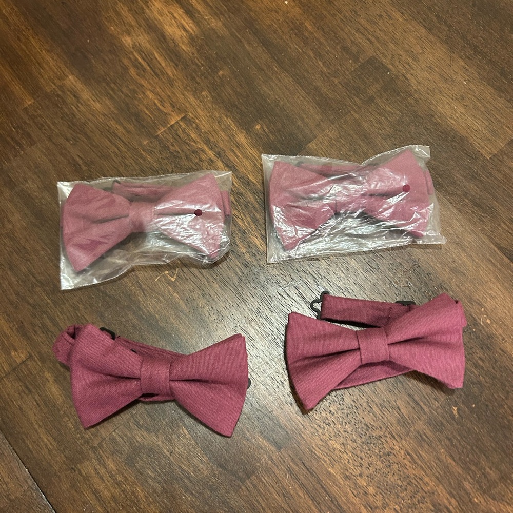 Elegant Mauve Bow Ties Set